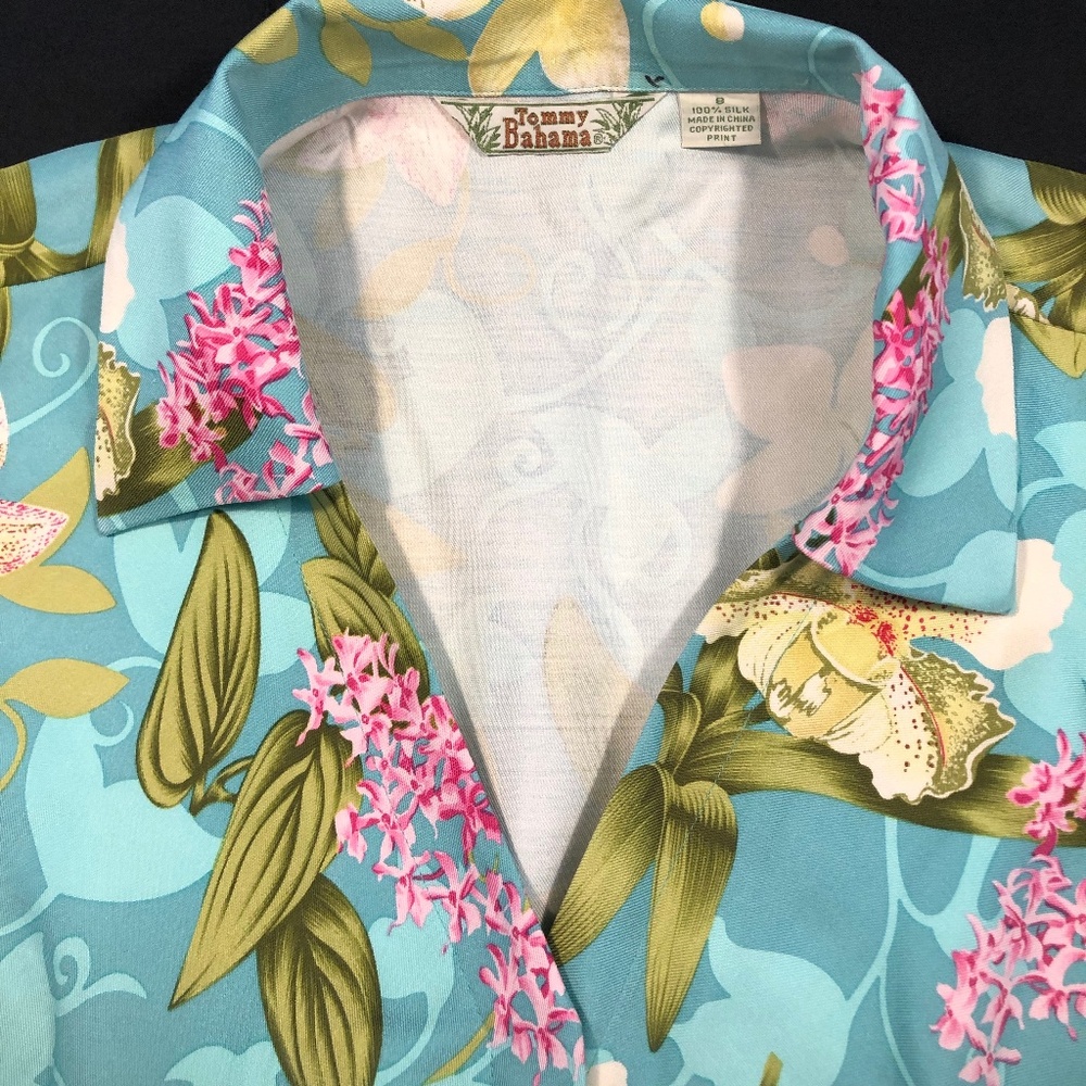 Tommy Bahama misses size 8 sleeveless fitted shirt